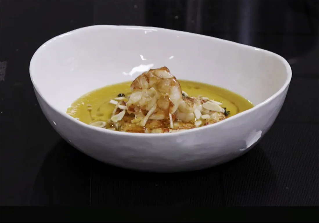 Crema di zucca con gamberi e mandorle