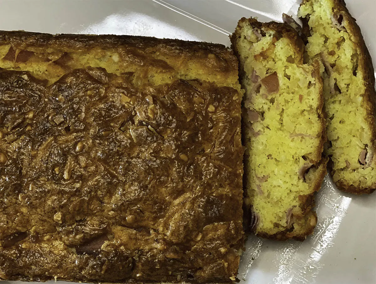 Pan brioche salato con mortadella e pistacchi