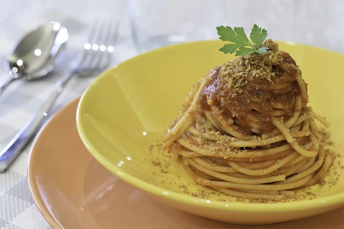 Pasta con l'anciova rossa