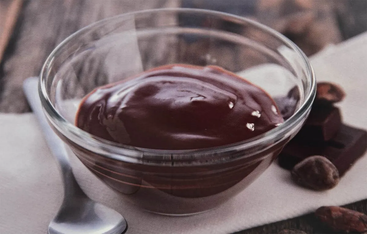 Mousse al cioccolato e avocado