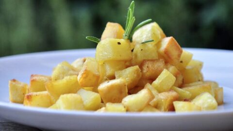 Режем овощи кубиками